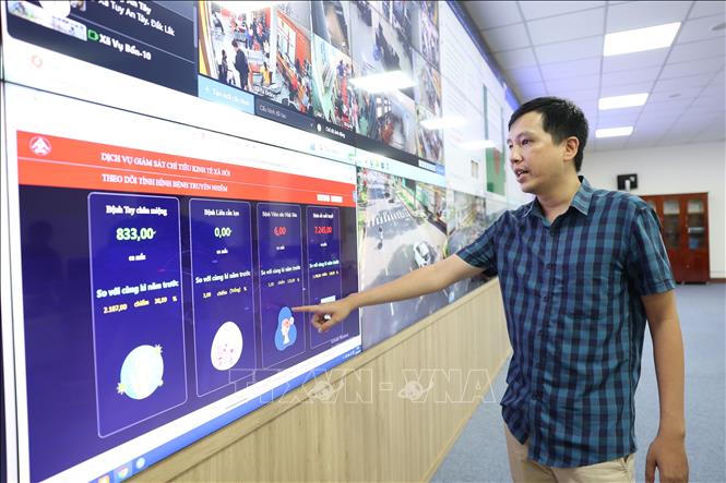 Trung tâm giám sát, điều hành đô thị thông minh tỉnh Đắk Lắk là nơi quản trị, vận hành Trung tâm dữ liệu của tỉnh, các nền tảng, hệ thống phần mềm dùng chung toàn tỉnh. (Ảnh: Tuấn Anh/TTXVN)